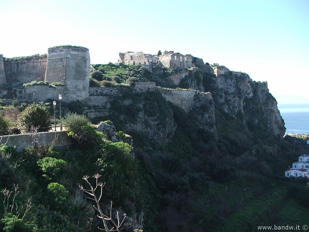 Milazzo-133.JPG - Veduta dall'esterno del Castello lato ponente