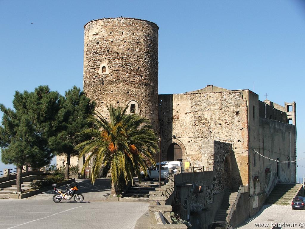 Santa Lucia del Mela-110.JPG - Il Santuario della Madonna della Neve o Castello Arabo-svevo-aragonese