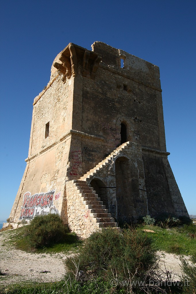 Giro_castelli_terza_parte_022.JPG - Rimasta incompiuta, la costruzione venne ripresa agli inizi del XVII secolo ...