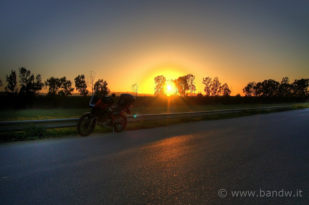 Giro_castelli_terza_parte_199.jpg - ..e per finire un HDR "On The Road"