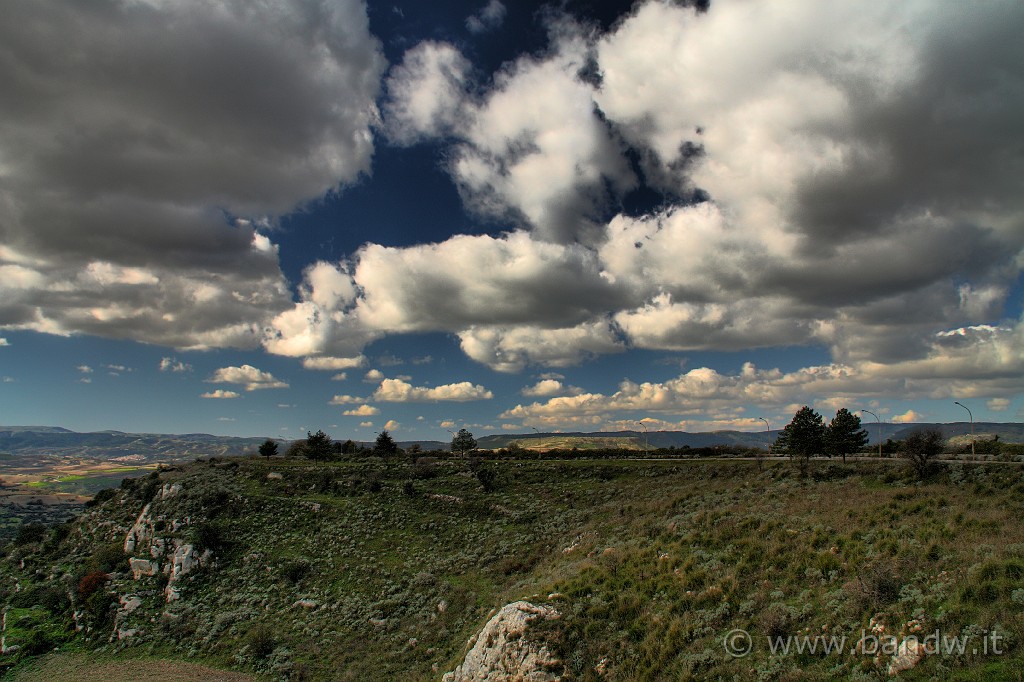 InGiroPerGliIblei_103.jpg - Il colle su cui sorge Akrai (HDR version)