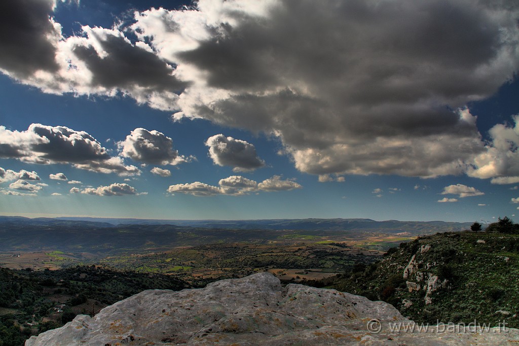 InGiroPerGliIblei_105.jpg - Il panorama dal colle di AKRAI (HDR version)