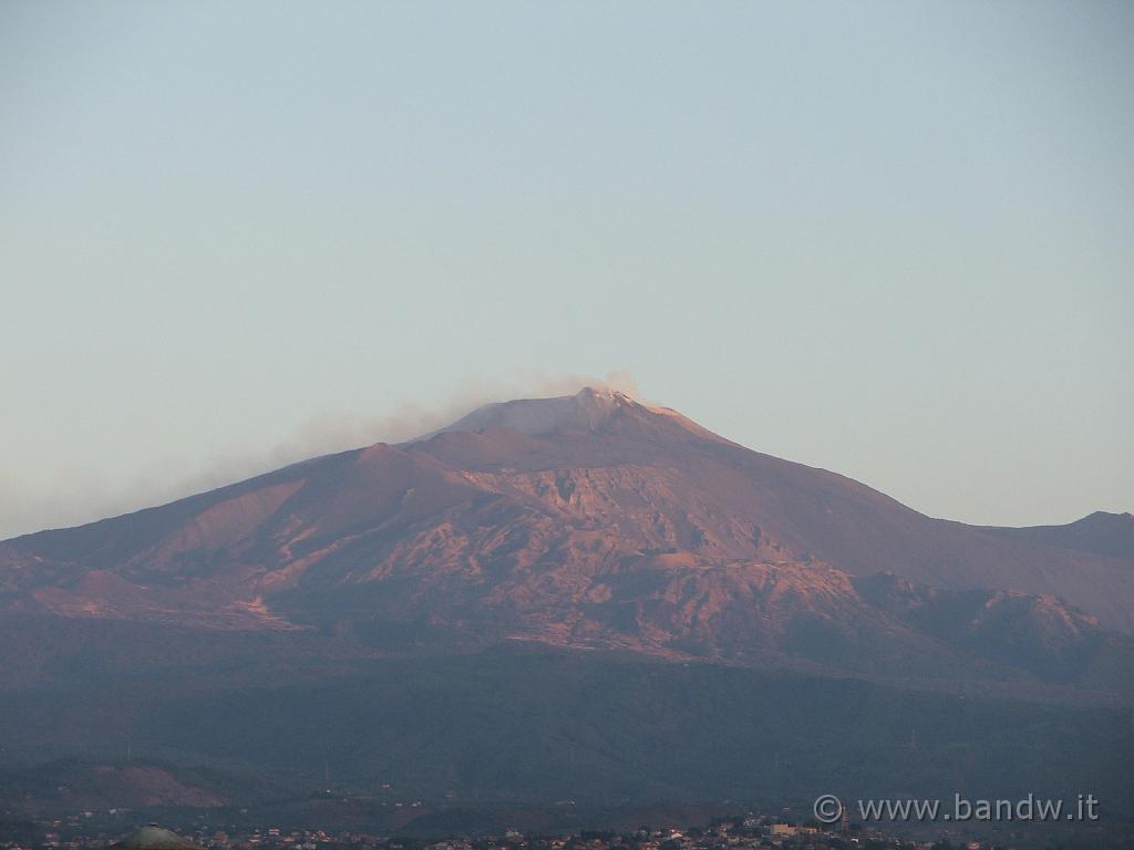 Motostaffetta2007(102).JPG - Ore 06:59, Etna al risveglio, come previsto dalla tabella di marcia si parte