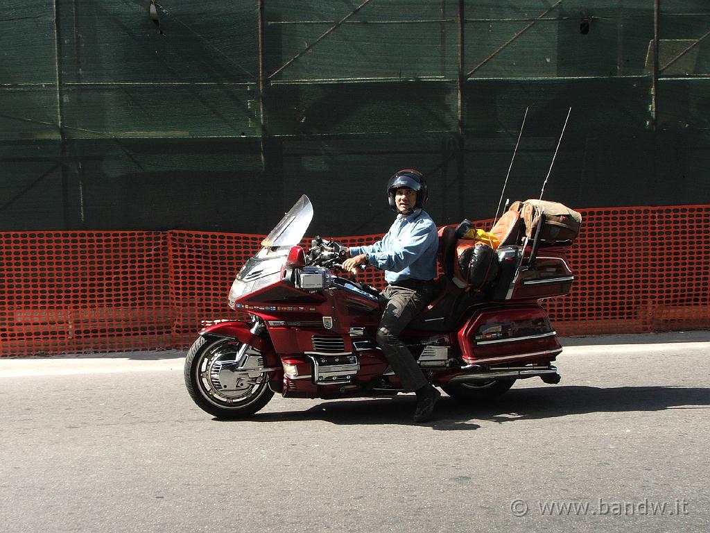 Motostaffetta2007(239).JPG - ........sul suo cavallo d'acciaio