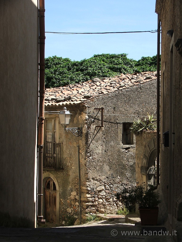 Nebrodi_Tour_017.JPG - Ancora vicoli di Novara di Sicilia