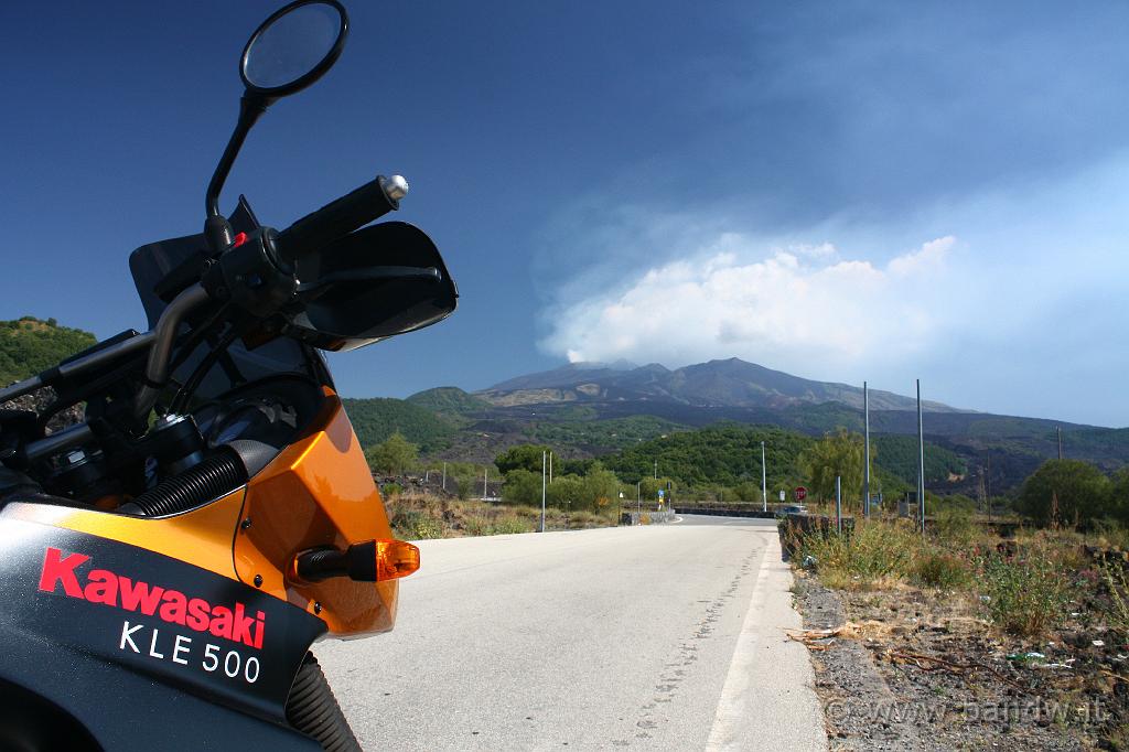 Oggi Etna_001.JPG - Osservando il Vulcano