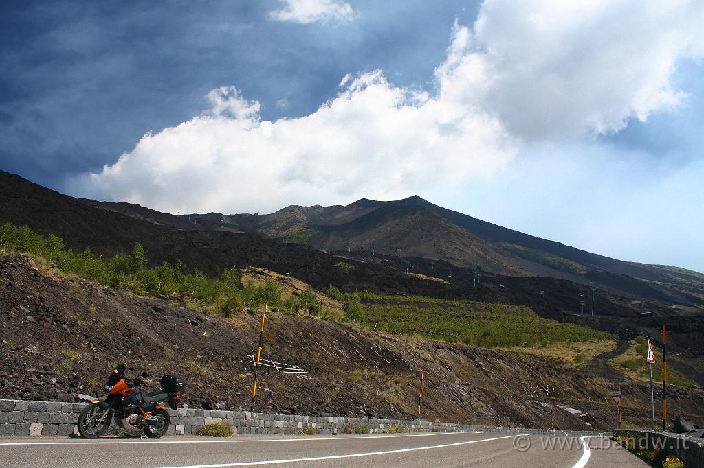 Oggi Etna_006.JPG - Nei pressi del Rifugio Sapienza sull'Etna