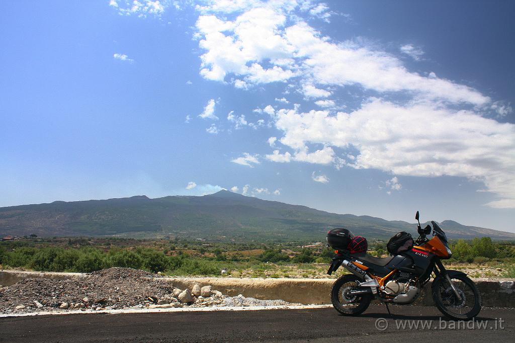 OnTheRoad_024.JPG - Mojo Alcantara - Vista dell'Etna da Nord