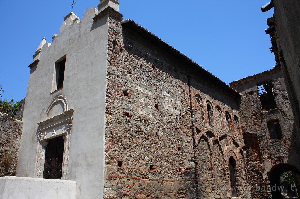 SS114_051.JPG - Mili San Pietro - Monastero adiacente l'Abbazia Basiliana di Santa Maria