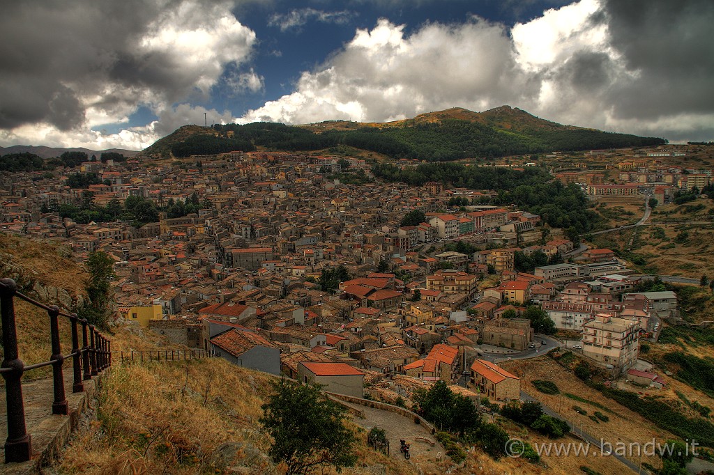 Sicilia_Tirrenica_032.jpg - Salgo lungo la lunga scalinata che mi porterà al vecchio Castello