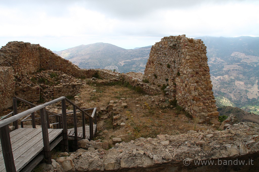 Sicilia_Tirrenica_035.JPG - Ecco i resti del Castello di Mistretta