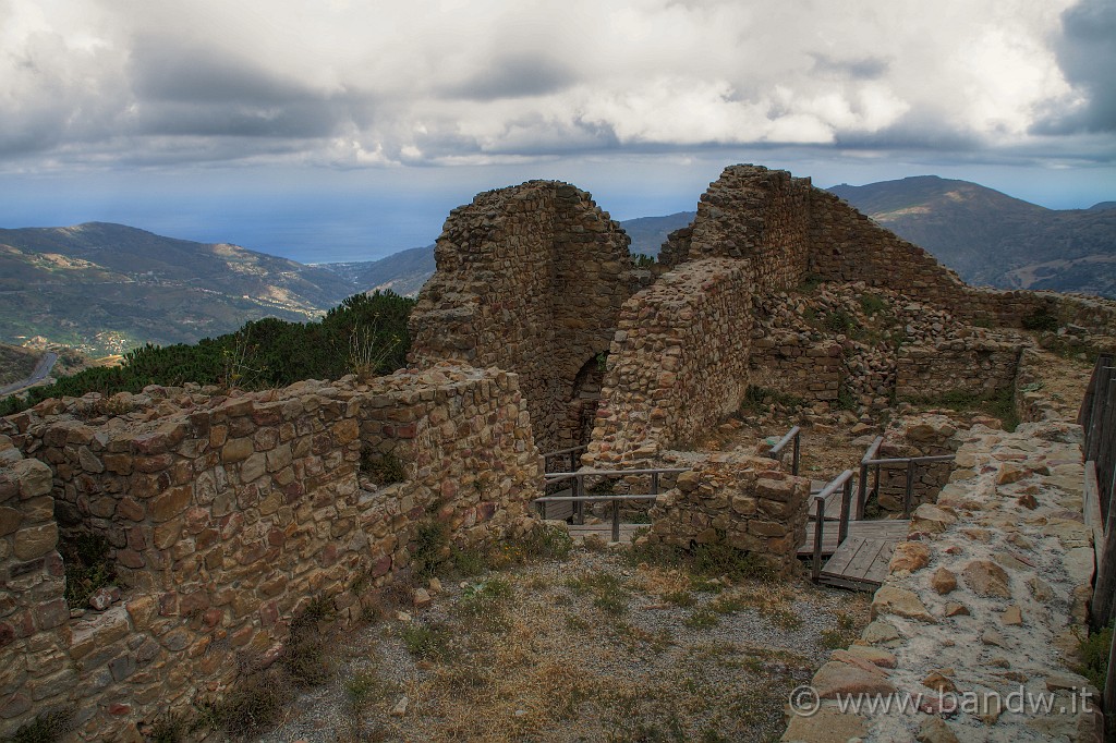 Sicilia_Tirrenica_045.jpg - Ecco i resti del Castello di Mistretta