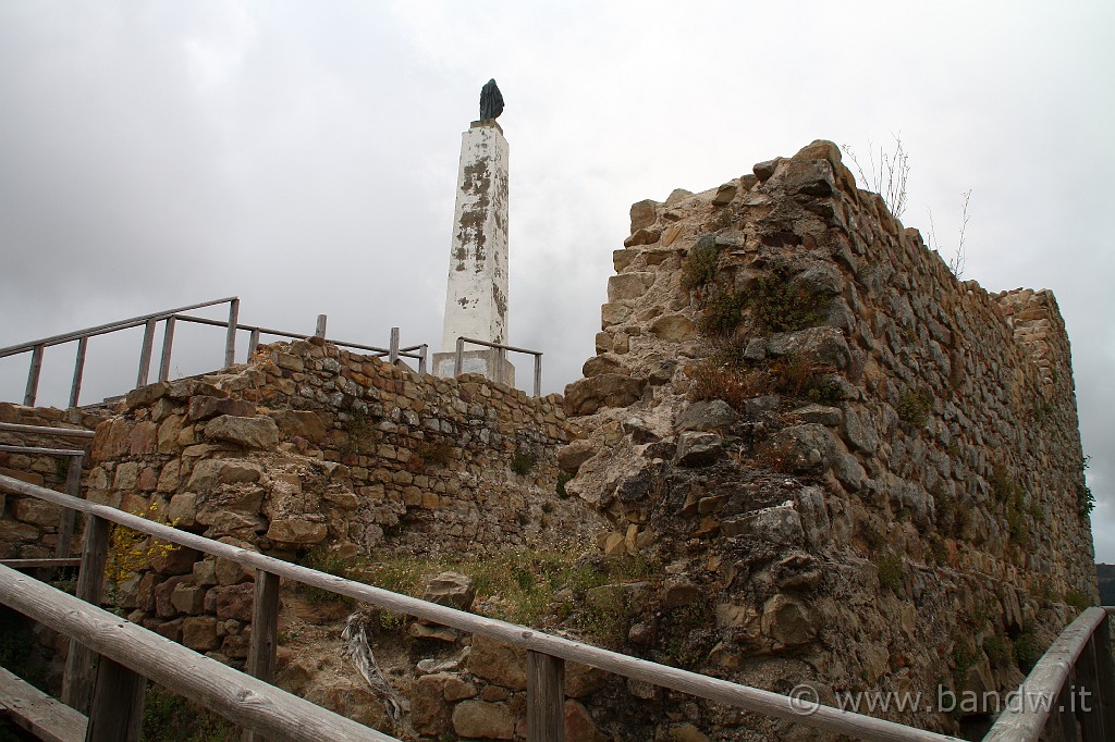 Sicilia_Tirrenica_052.JPG - Ecco i resti del Castello di Mistretta