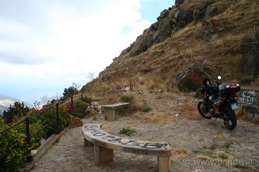 Sicilia_Tirrenica_089.JPG - Ritorno dalla moto e mi rimetto in cammino