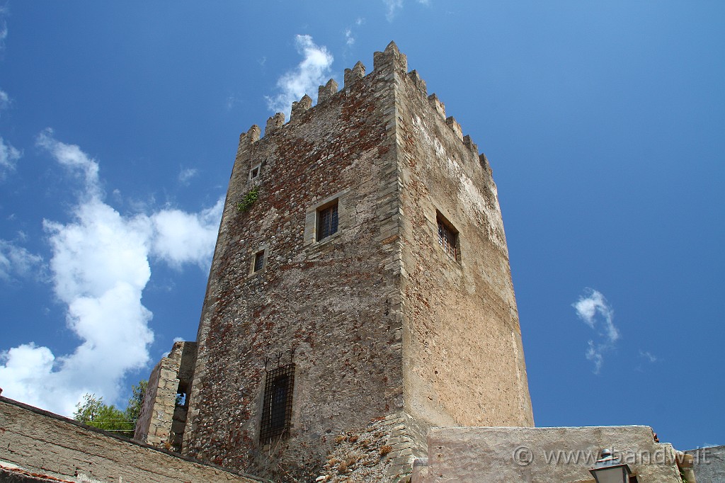 Sicilia_Tirrenica_161.JPG - La torre del Castello di Brolo