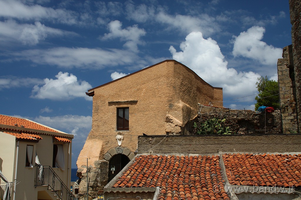 Sicilia_Tirrenica_164.JPG - Il borgo adiacente il Castello di Brolo