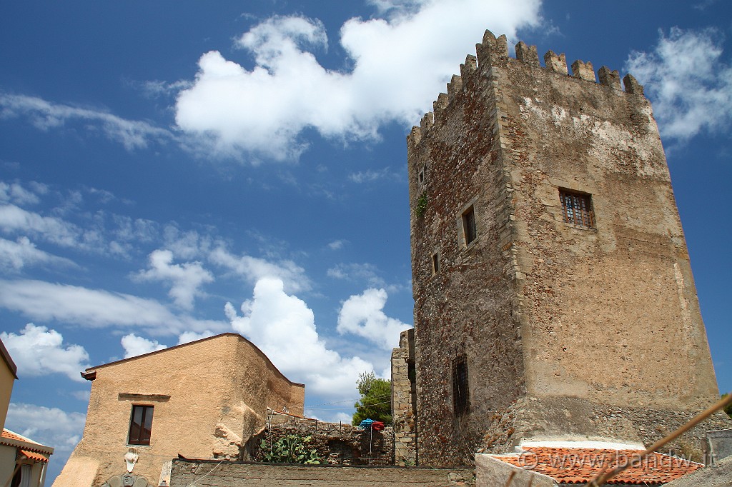 Sicilia_Tirrenica_165.JPG - Il borgo adiacente il Castello di Brolo