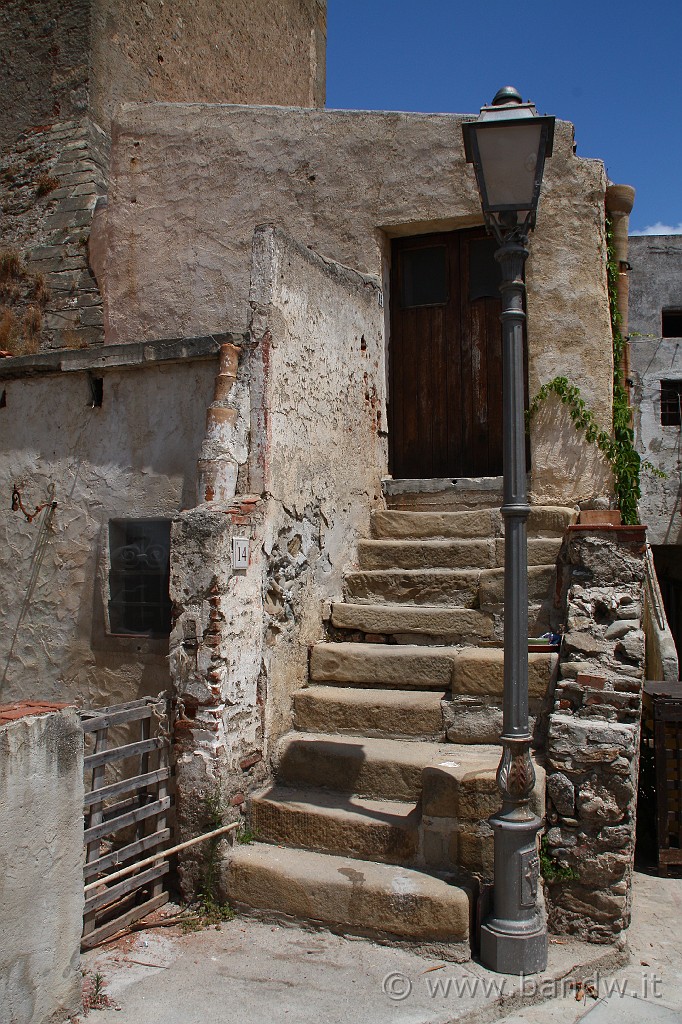 Sicilia_Tirrenica_171.JPG - Il borgo adiacente il Castello di Brolo