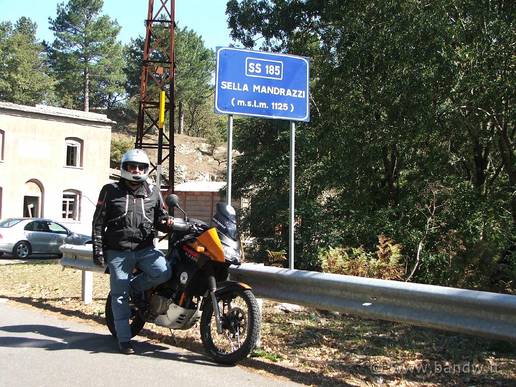 Motostaffetta2007(147).JPG - Pausa a Portella Sella Mandrazzi