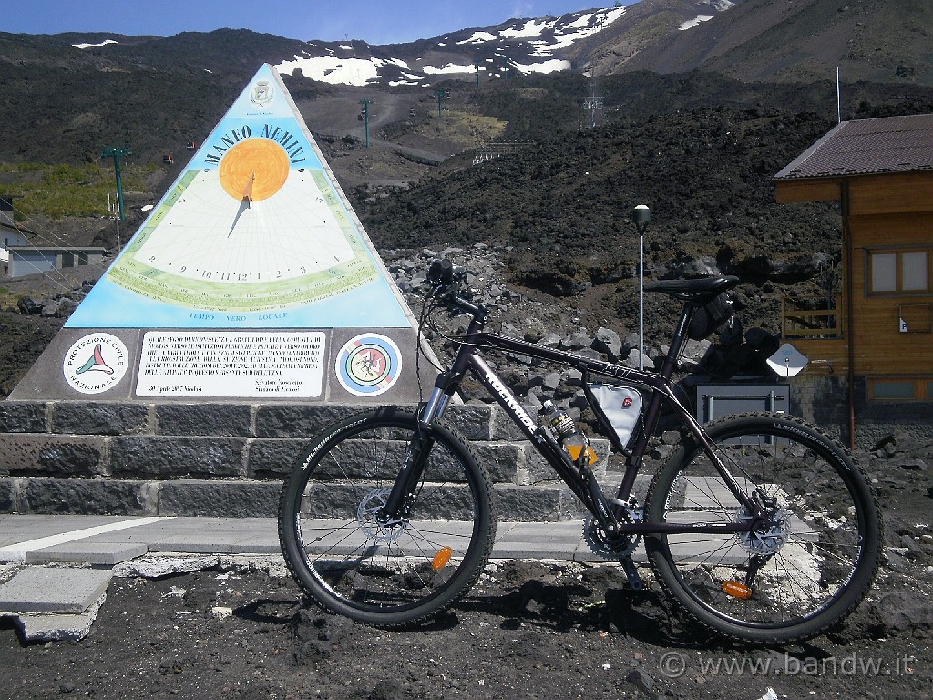 Rifugio Sapeinza_005.JPG - Orologio solare Maneo Manei nei pressi del Rifugio Sapienza